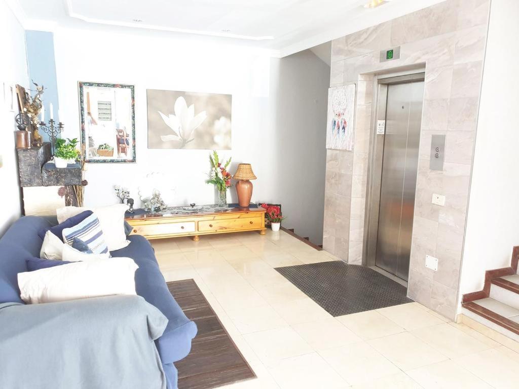 Sea View Apartment In Паталавака Экстерьер фото
